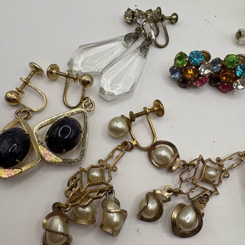 Vintage Screw Back Earrings Lot 12 Pairs Rhinestone Pearl Dangle Costume - Picture 2 of 6